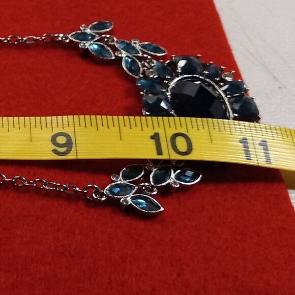 NWT 2028 Floral Necklace - Picture 3 of 6